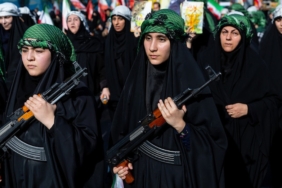 İran Devlet Medyasından Kadınların Silahlı Eğitim Görüntülerine İlişkin Propaganda Yayını